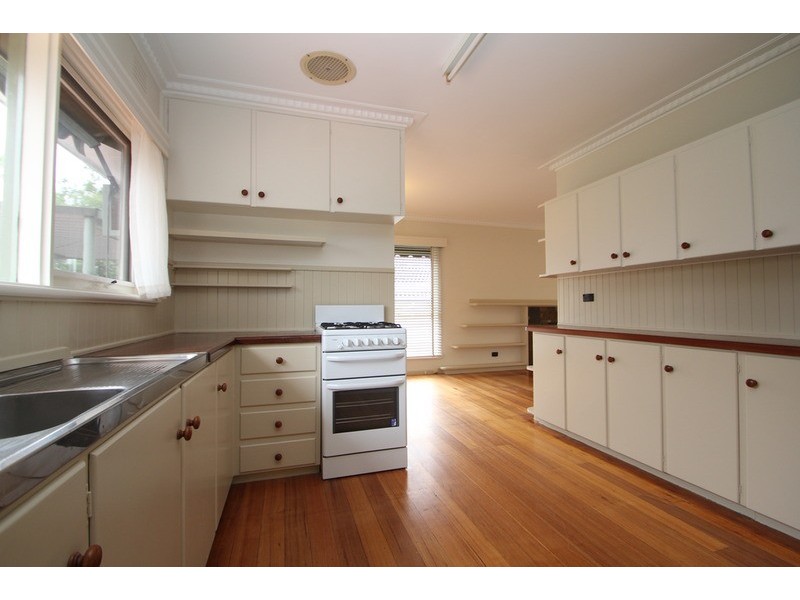 6 Summit Court, Mooroolbark VIC 3138