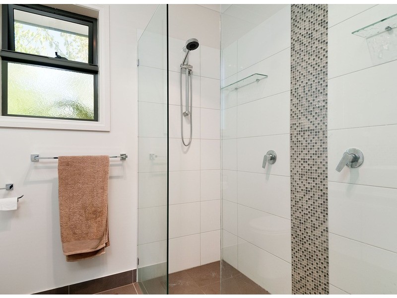 56a Longfellow Avenue, Mooroolbark VIC 3138