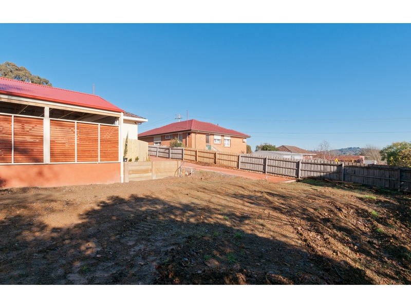 2/13 Sweetland Road, Mooroolbark VIC 3138