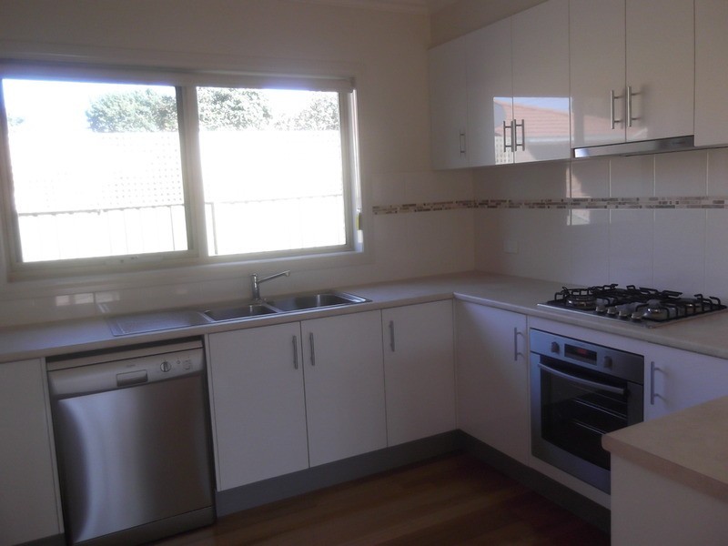 1/13 Railway  Crescent, Croydon VIC 3136