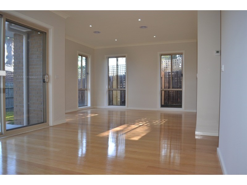 3/1 Elaine  Court, Mooroolbark VIC 3138