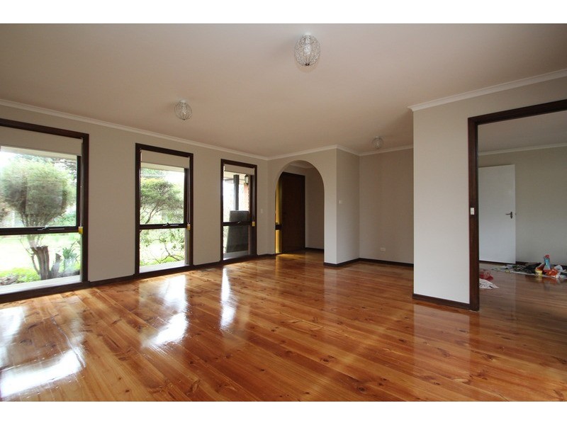 86 Taylor Road, Mooroolbark VIC 3138