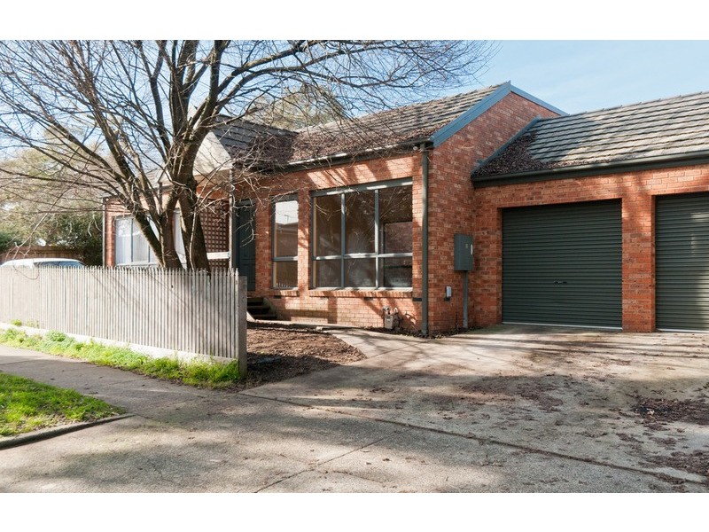 2/4 Sandgate Avenue, Croydon VIC 3136