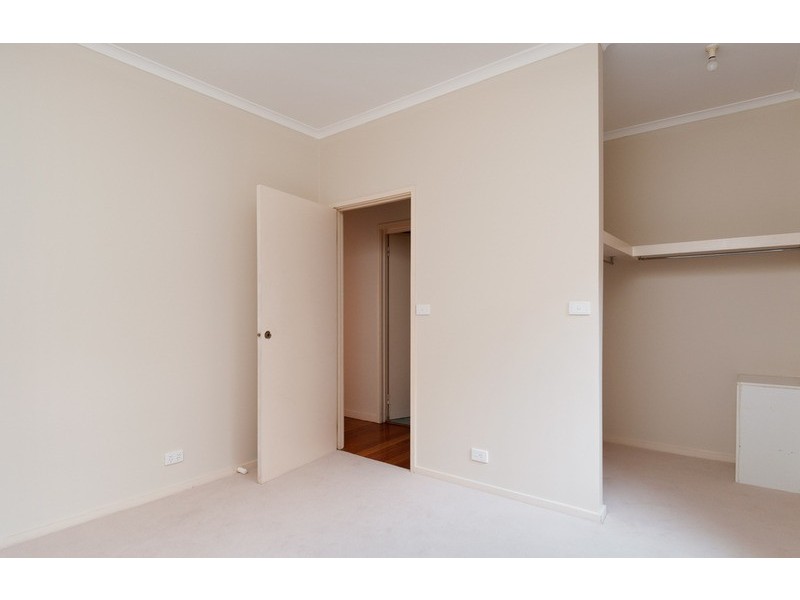 2/4 Sandgate Avenue, Croydon VIC 3136