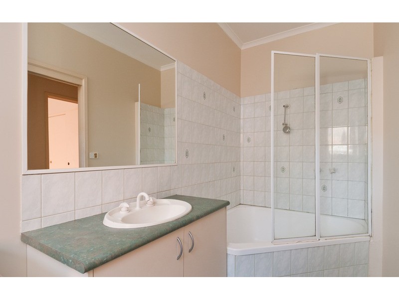 2/4 Sandgate Avenue, Croydon VIC 3136