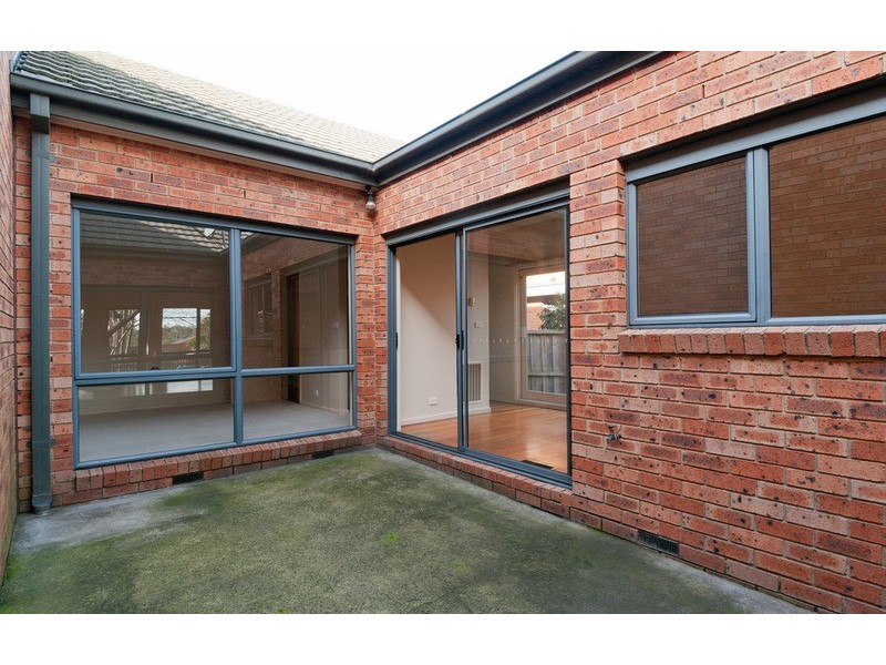 2/4 Sandgate Avenue, Croydon VIC 3136