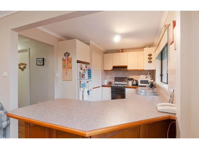 4 Barina Avenue, Mooroolbark VIC 3138