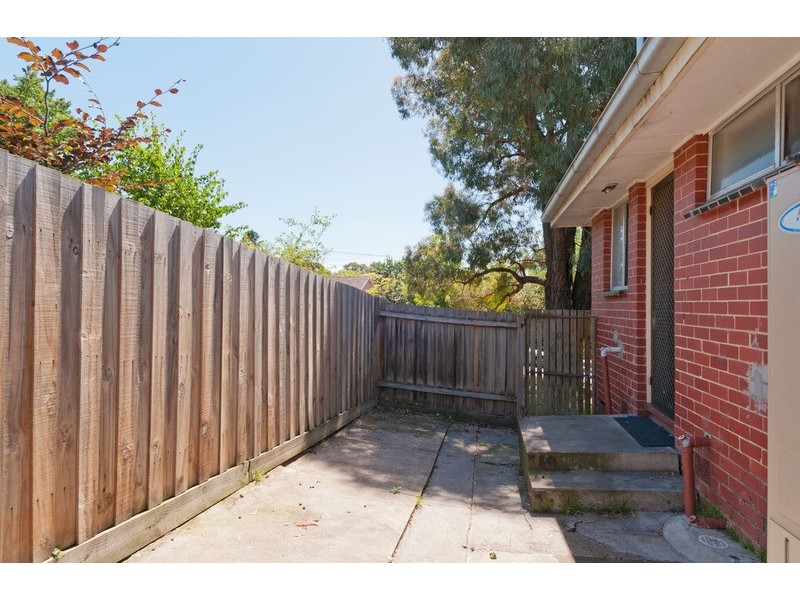 1/14 Newman Road, Croydon VIC 3136