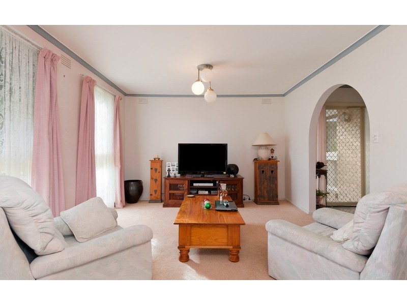 10 McDermott Avenue, Mooroolbark VIC 3138