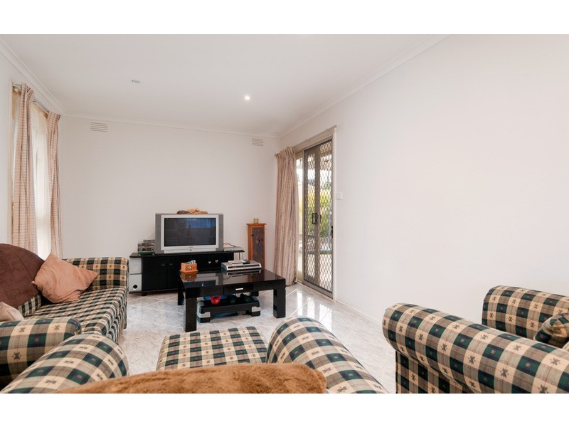 10 McDermott Avenue, Mooroolbark VIC 3138