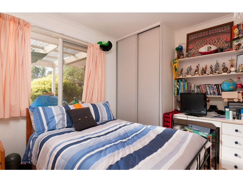 10 McDermott Avenue, Mooroolbark VIC 3138