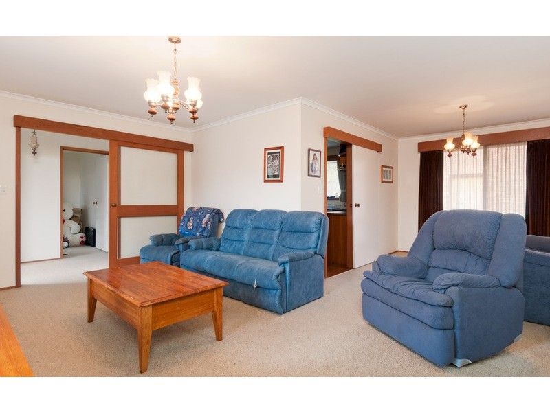 3 Dysart Place, Mooroolbark VIC 3138