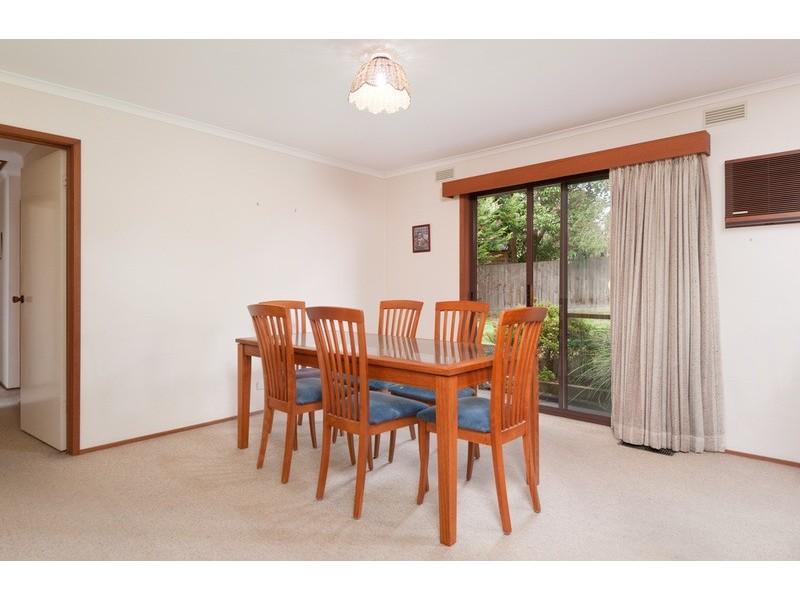 3 Dysart Place, Mooroolbark VIC 3138