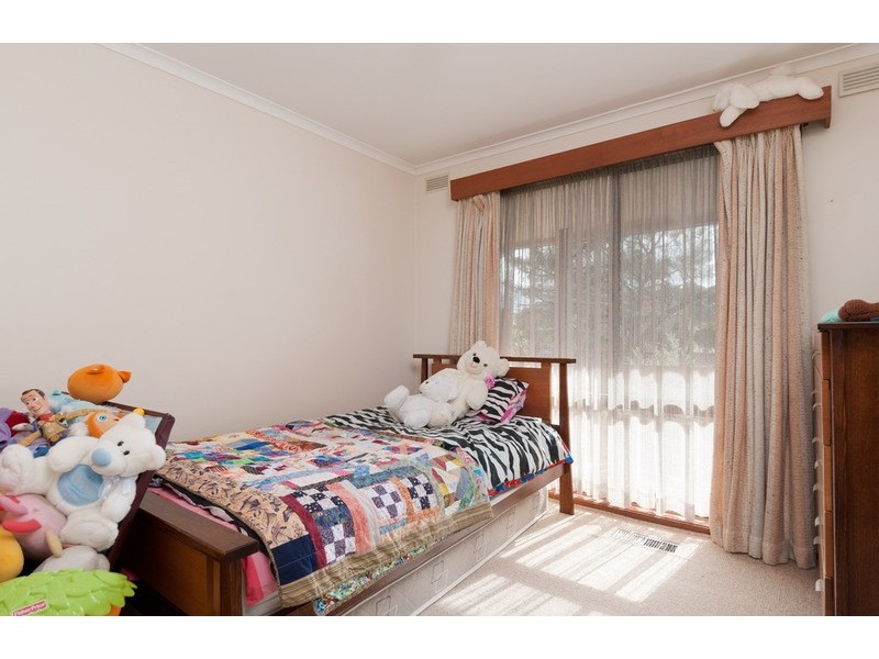 3 Dysart Place, Mooroolbark VIC 3138
