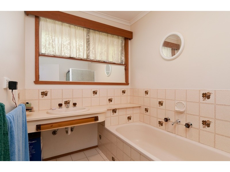 3 Dysart Place, Mooroolbark VIC 3138