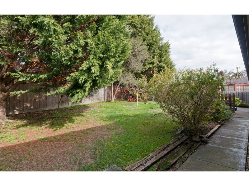 3 Dysart Place, Mooroolbark VIC 3138