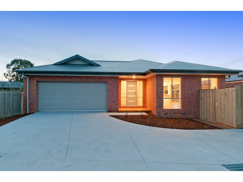 2/110 Liverpool  Road, Kilsyth VIC 3137