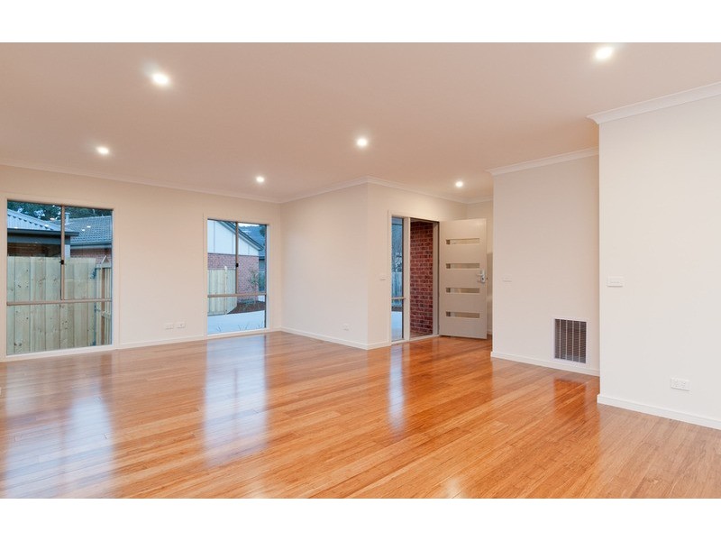 2/110 Liverpool  Road, Kilsyth VIC 3137