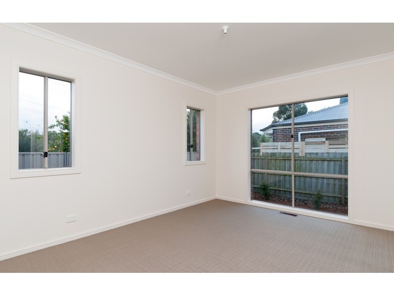 2/110 Liverpool  Road, Kilsyth VIC 3137