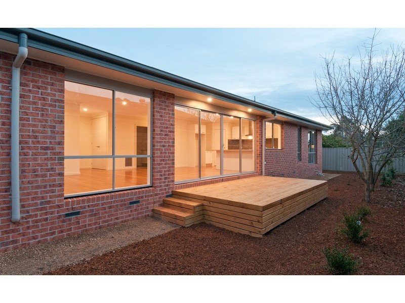 2/110 Liverpool  Road, Kilsyth VIC 3137