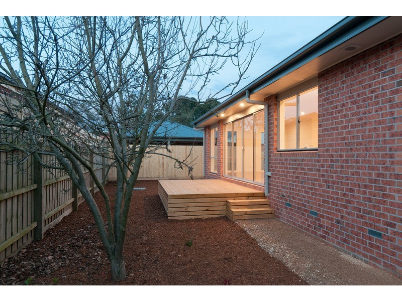 2/110 Liverpool  Road, Kilsyth VIC 3137