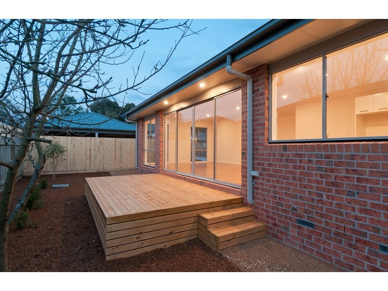 2/110 Liverpool  Road, Kilsyth VIC 3137