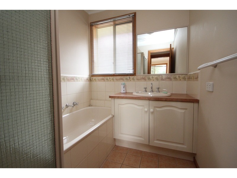 2/6 Ray Street, Croydon VIC 3136