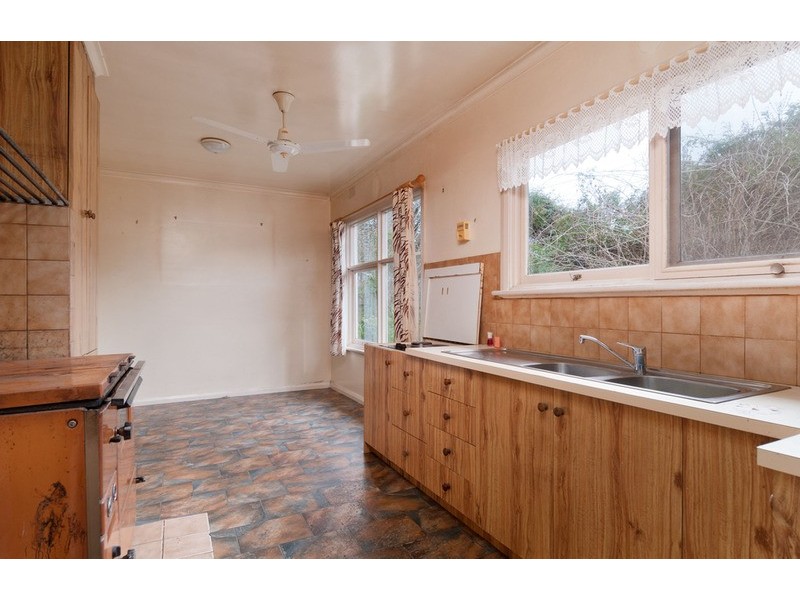 5 St James Avenue, Montrose VIC 3765