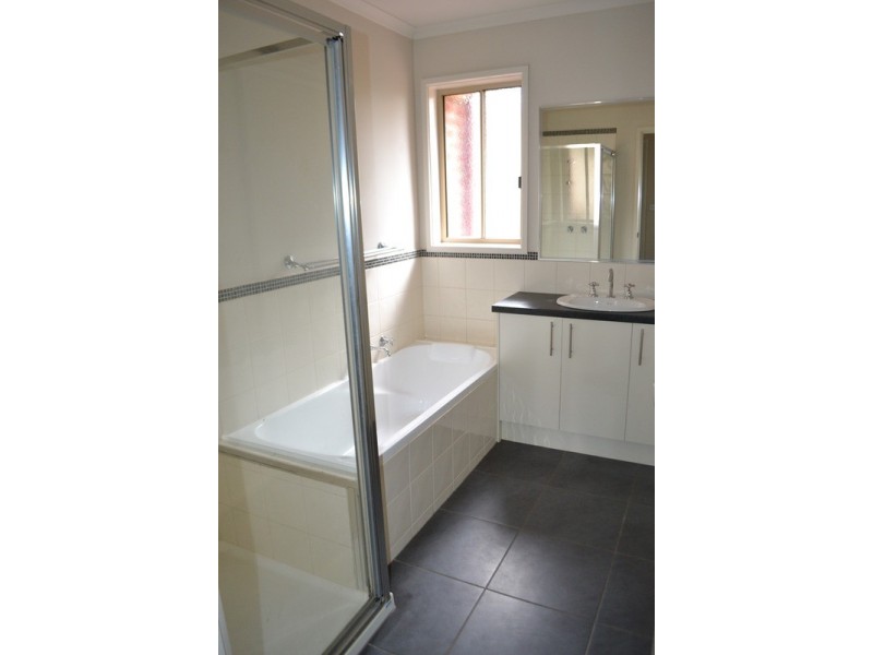 5/51 Cambridge Road, Mooroolbark VIC 3138