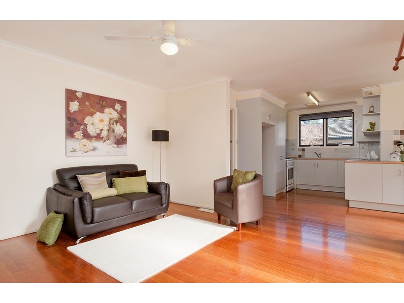 26 Ballantyne Crescent, Kilsyth VIC 3137