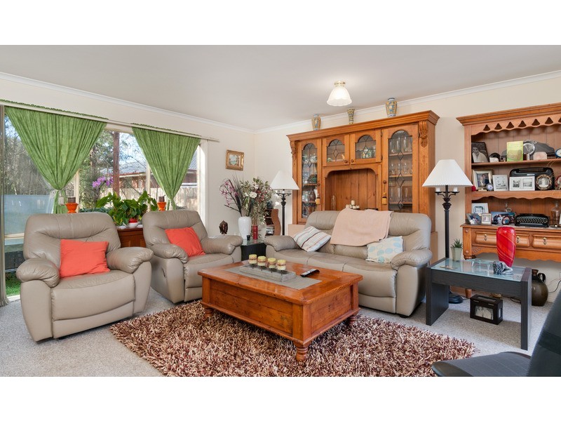 2/37 Swinburne Avenue, Mooroolbark VIC 3138