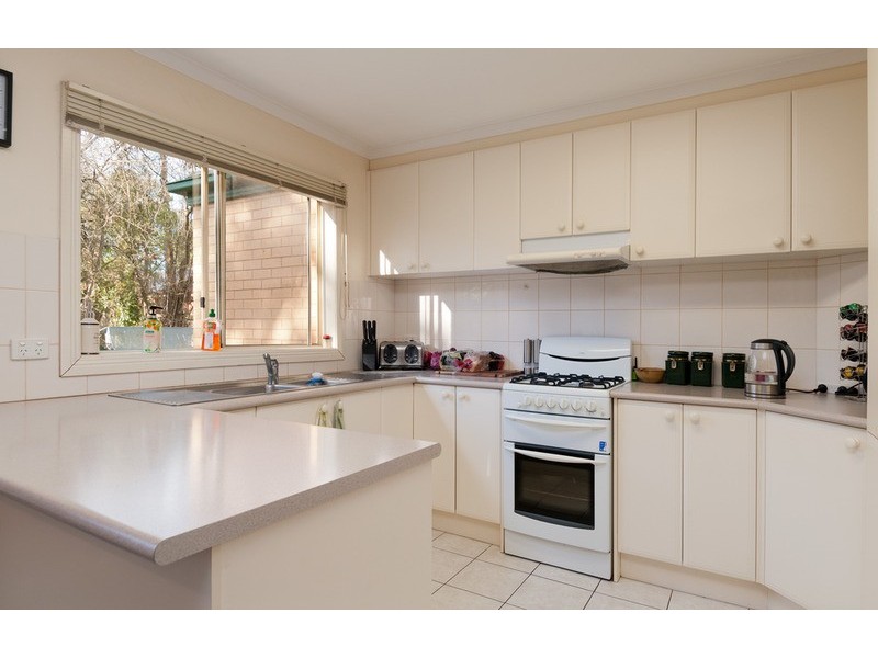 2/37 Swinburne Avenue, Mooroolbark VIC 3138