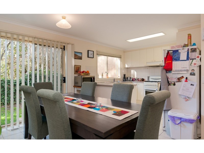 2/37 Swinburne Avenue, Mooroolbark VIC 3138