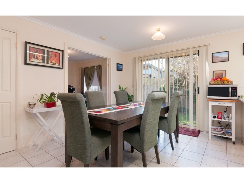2/37 Swinburne Avenue, Mooroolbark VIC 3138