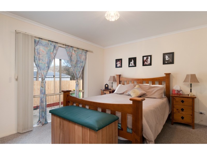 2/37 Swinburne Avenue, Mooroolbark VIC 3138