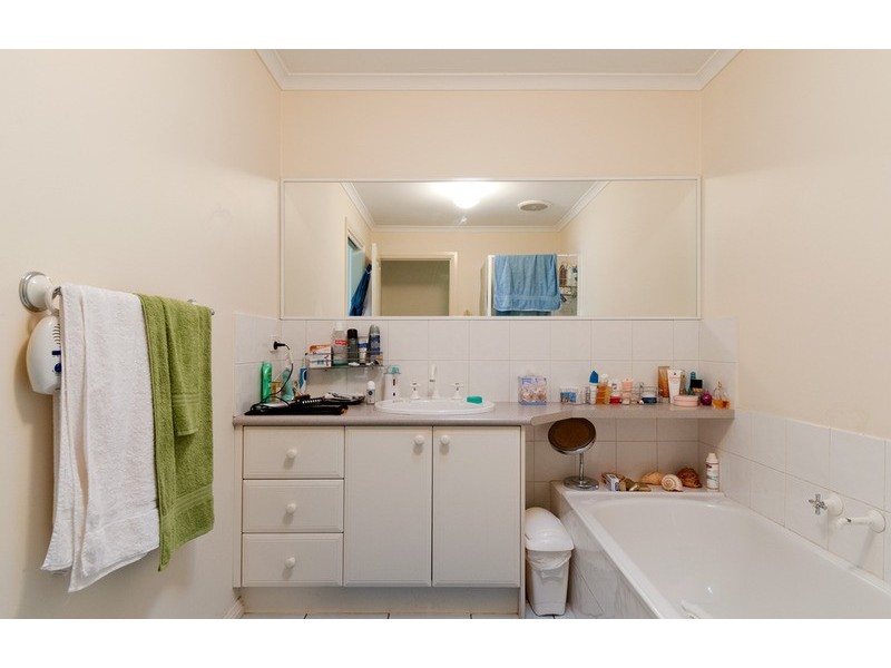2/37 Swinburne Avenue, Mooroolbark VIC 3138