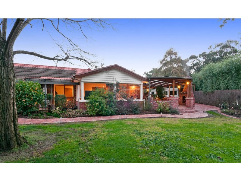 12 Link Road, Seville VIC 3139