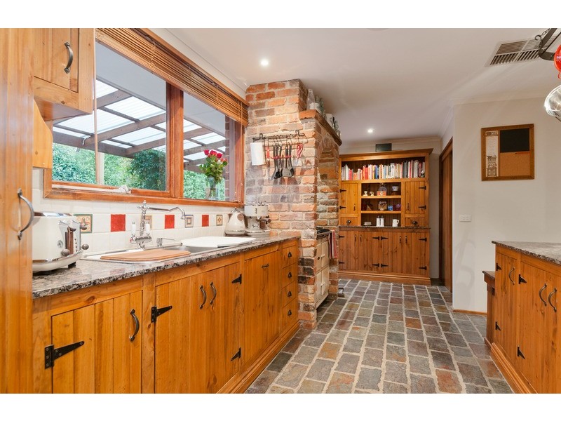 12 Link Road, Seville VIC 3139