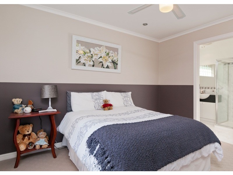 8 Terra Rossa Court, Mooroolbark VIC 3138