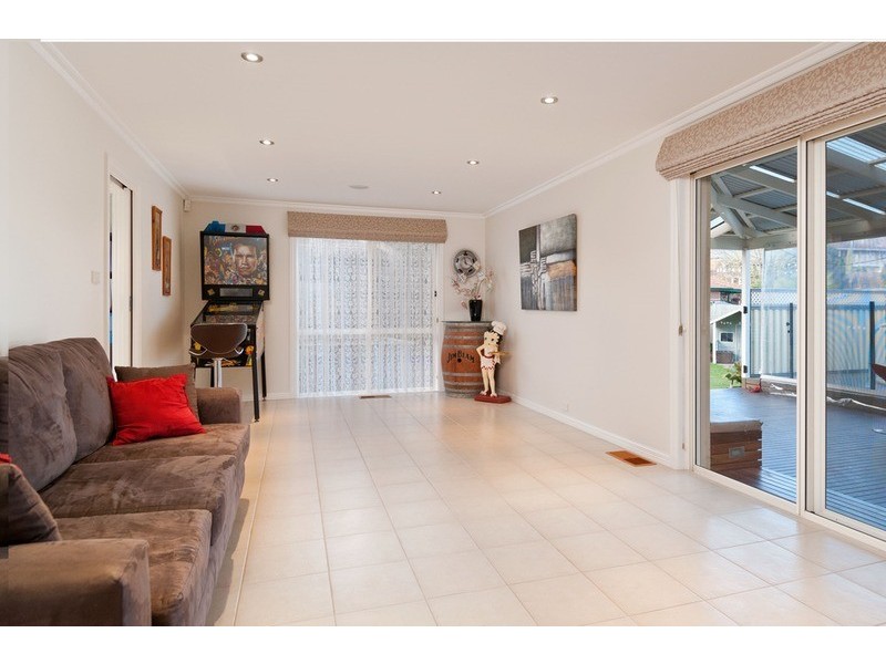 8 Terra Rossa Court, Mooroolbark VIC 3138