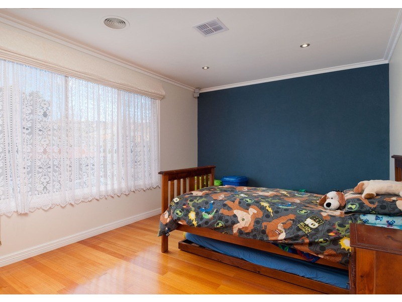 8 Terra Rossa Court, Mooroolbark VIC 3138