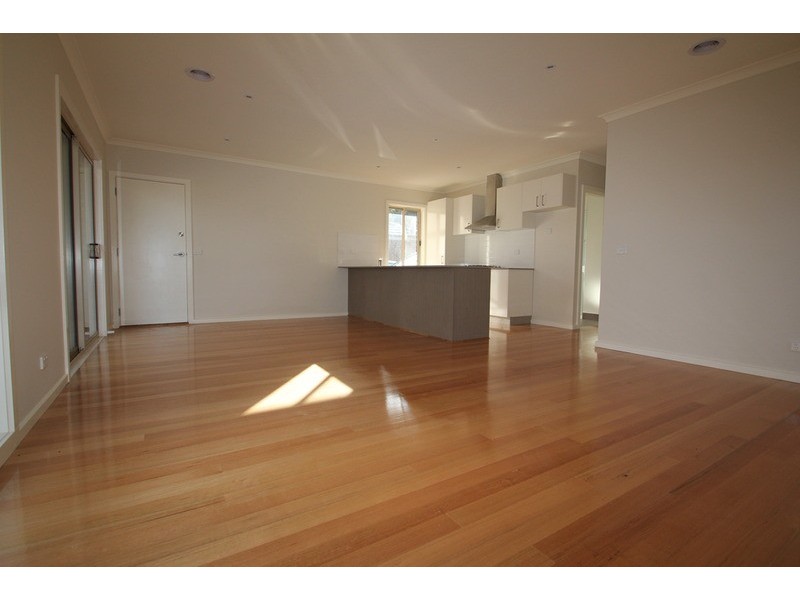 2/1 Elaine Court, Mooroolbark VIC 3138