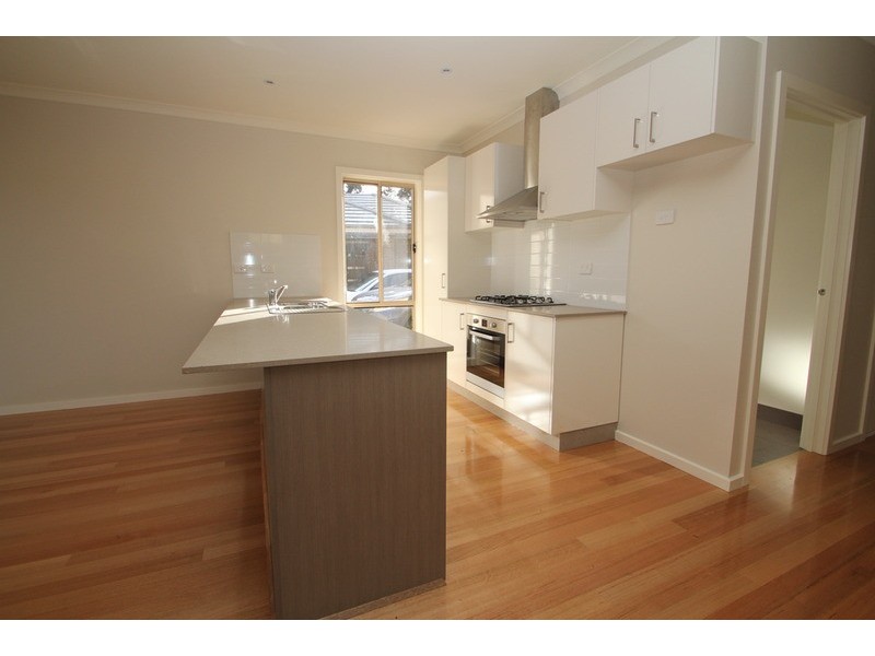 2/1 Elaine Court, Mooroolbark VIC 3138