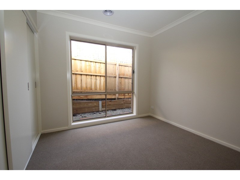 2/1 Elaine Court, Mooroolbark VIC 3138