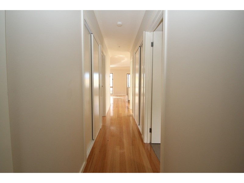 2/1 Elaine Court, Mooroolbark VIC 3138