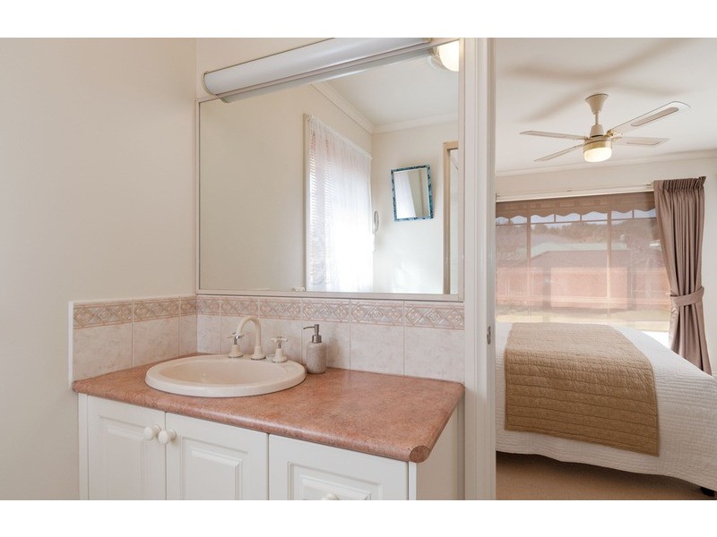 15 Goldentree Drive, Chirnside Park VIC 3116