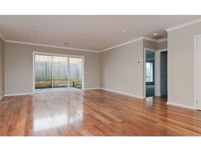 2/22 Elms Road, Mooroolbark VIC 3138