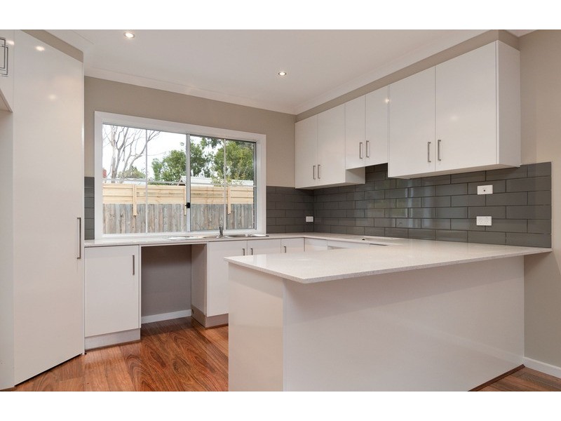 2/22 Elms Road, Mooroolbark VIC 3138