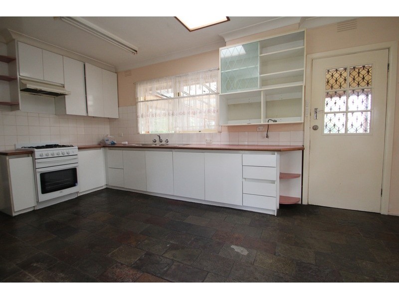 2 Yarra Road, Croydon Hills VIC 3136