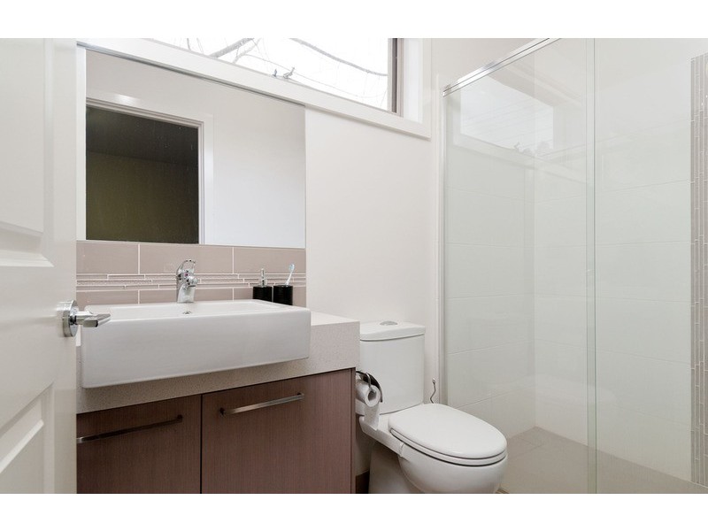 1/14 Landale Avenue, Croydon VIC 3136